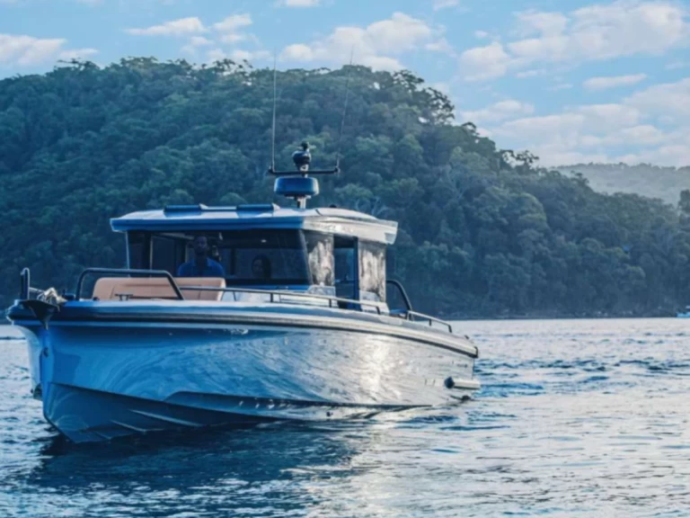 Hyra Motorbåt  med eller utan skeppare Axopar Portofino 