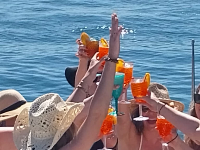 Hyra Lyx yacht med eller utan skeppare Doqueve Marbella  