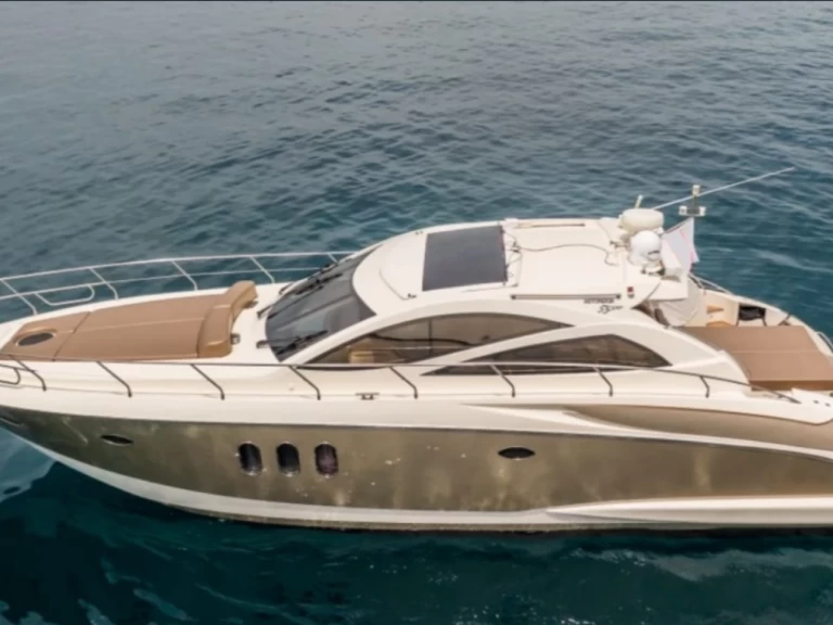 Hyr en Astondoa Astondoa 53 HT Portofino 