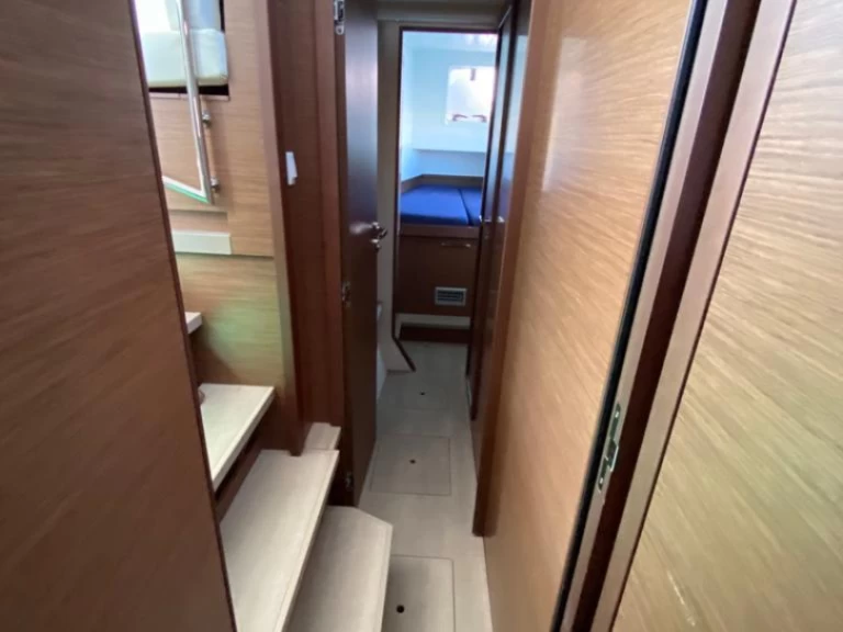 Lagoon Lagoon 40 charter bareboat eller skeppad i Capo d'Orlando