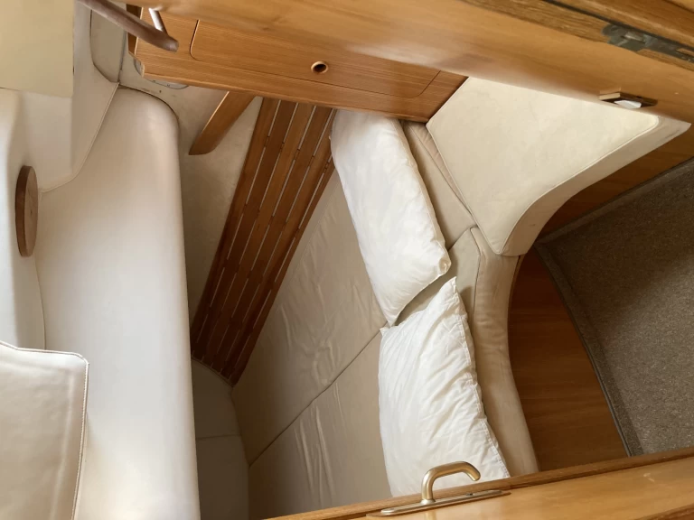 Uthyrning Segelbåt  Kirie med en båtlicens 