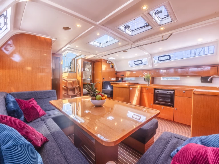 Uthyrning Segelbåt  Bavaria med en båtlicens 