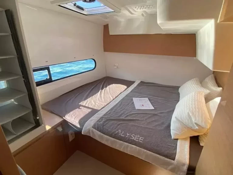 Hyra Katamaran  med eller utan skeppare Excess Fiumicino 