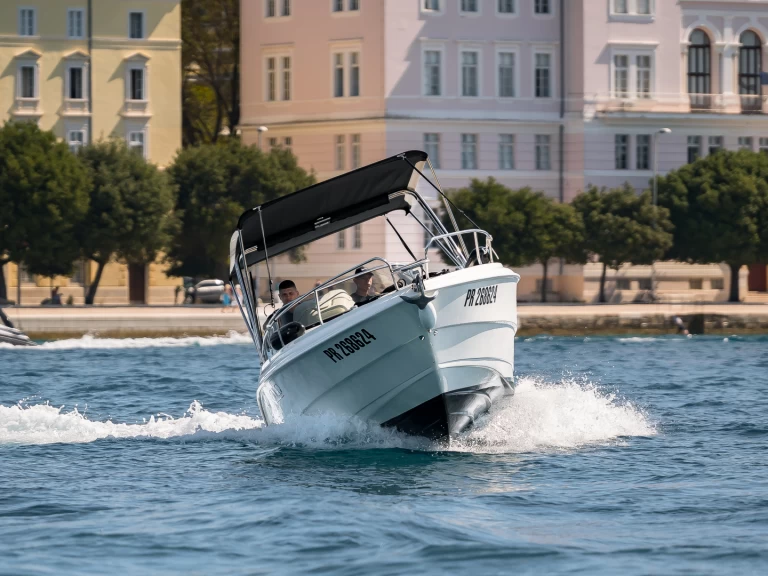 Yacht charter Zadar billig 730 HBS