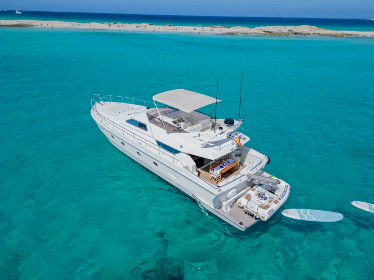 Yacht charter Ibiza Town billig Ferretti 62