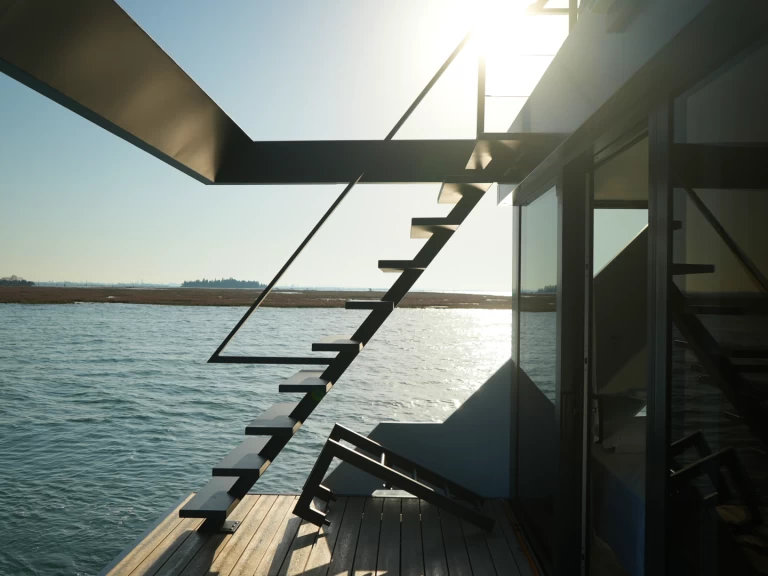 HBY 90 charter bareboat eller skeppad i Venice