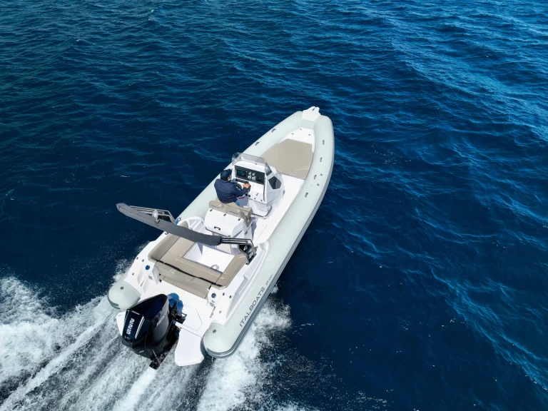 Italboats Predator 700 charter bareboat eller skeppad i Skiathos