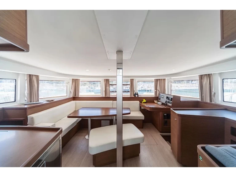 Båtuthyrning Lagoon Lagoon 42 i Capo d'Orlando på Samboat 