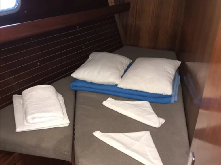 Hyr en Elan Elan 45 Vlycho 