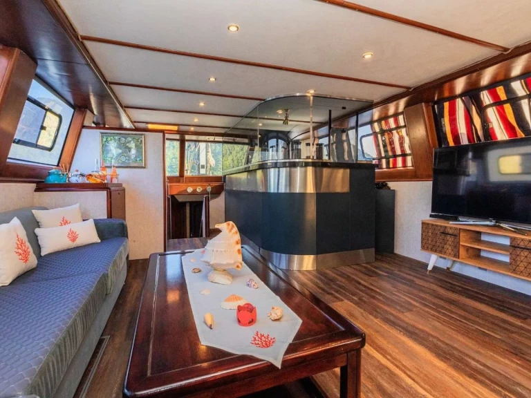 Hyr en  MIO VENTO Marmaris 