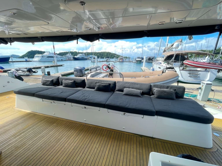 Lagoon Six Degrees charter bareboat eller skeppad i Phuket (City)