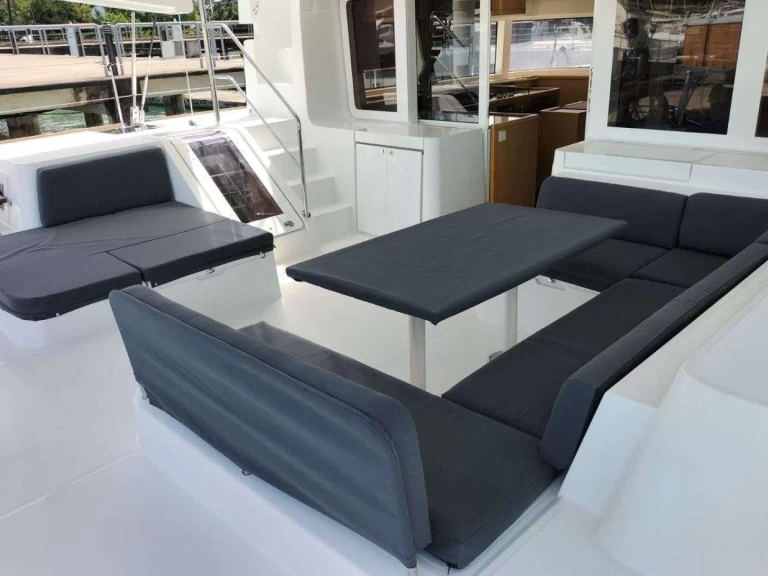 Lyx yacht för uthyrning Phuket (City) till det bästa priset 