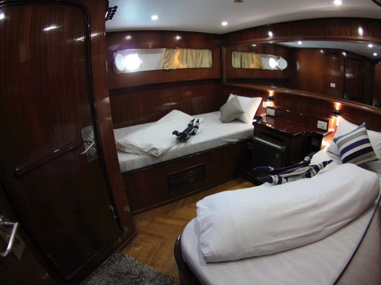 Uthyrning Lyx yacht  med en båtlicens 