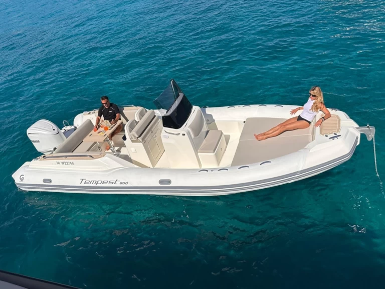 Uthyrning RIB i Marine de Sant'Ambrogio - Capelli Tempest 800