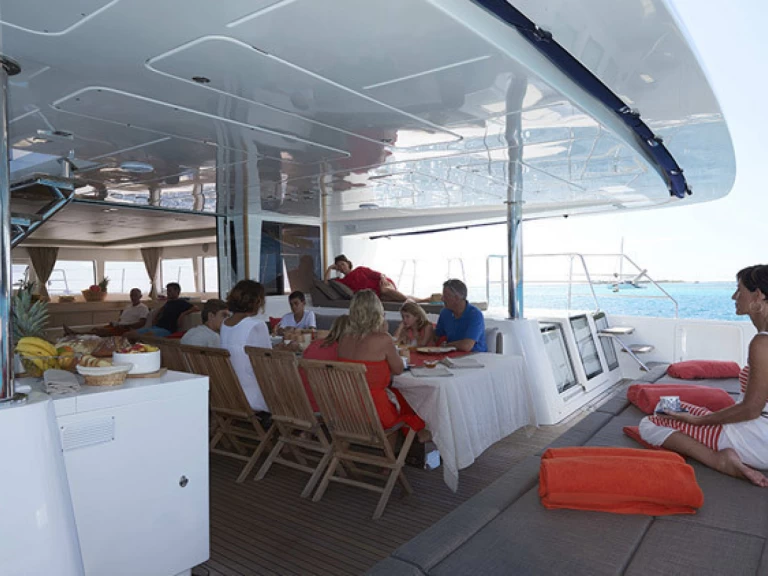 Lagoon Lagoon 620 charter bareboat eller skeppad i Saint-Mandrier-sur-Mer