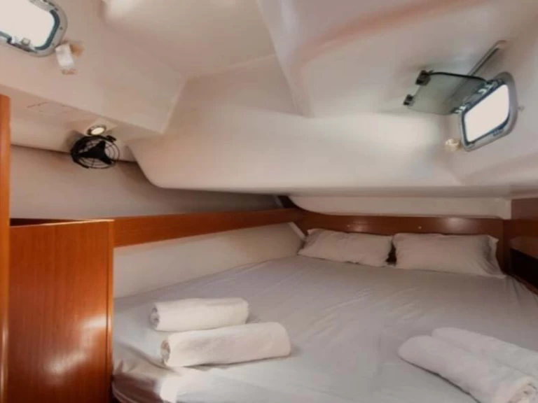 Segelbåt  för uthyrning Salamína till det bästa priset 