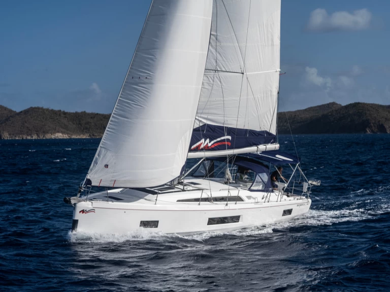 Bénéteau Oceanis 46.3 charter bareboat eller skeppad i Antigua Island