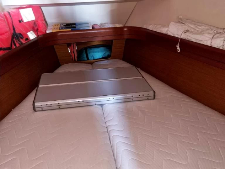 Båtuthyrning Jeanneau Sun Odyssey 42i i Ermoúpolis på Samboat 