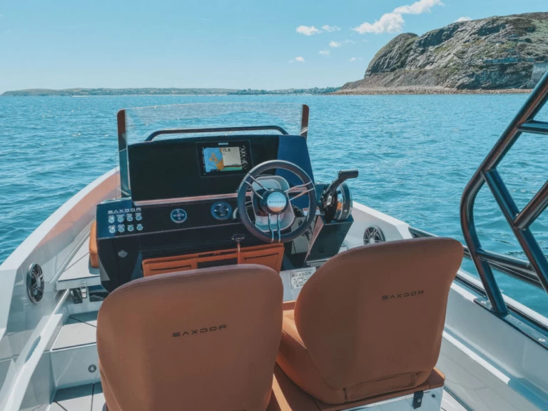 Uthyrning Motorbåt  Saxdor med en båtlicens 