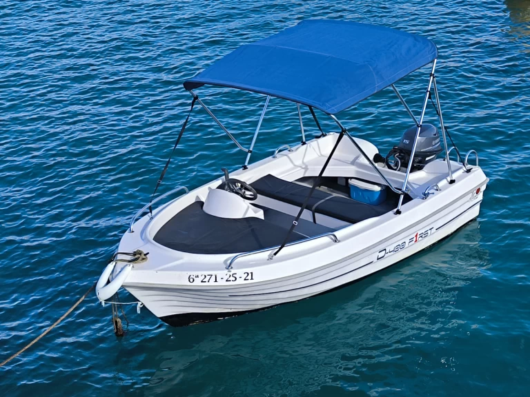 Båtuthyrning Dipol D-400 F1RST i Ciutadella de Menorca på Samboat 