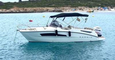 Karnic SL601 charter bareboat eller skeppad i Mahon Port